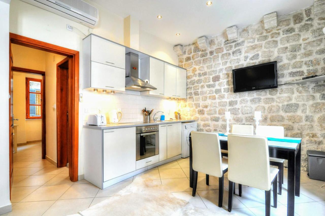 La Dolce Vita Apartment Котор Екстериор снимка